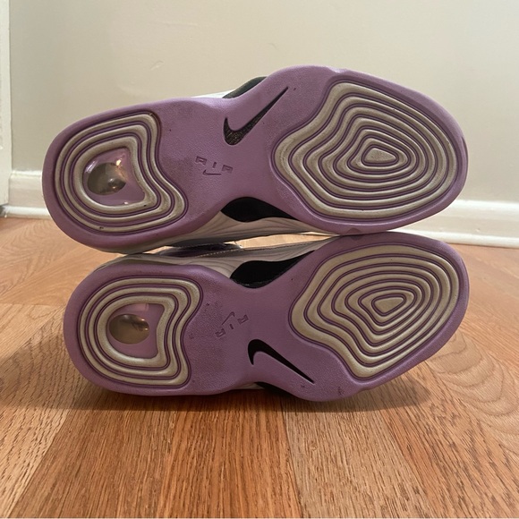 Nike Air Penny II 2 sneakers in Pure Platinum/Black-Urban Lilac - Picture 5 of 6